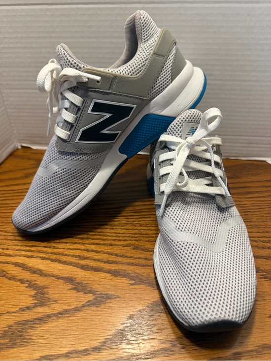 New Balance Gray Mesh Running Shoes with Black trim blue Insole Logo Mens size 8 main image 4